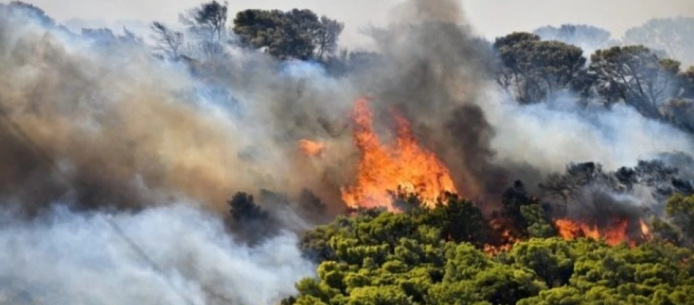 Μεγάλη φωτιά στη Βαρυμπόμπη: Συνεχείς εκρήξεις - Έκλεισε η Εθνική Οδός (φώτο-βίντεο) (upd5)